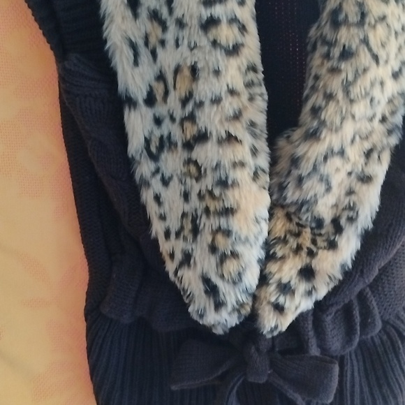 Women's sleeveless faux fur sweatler - Picture 6 of 8